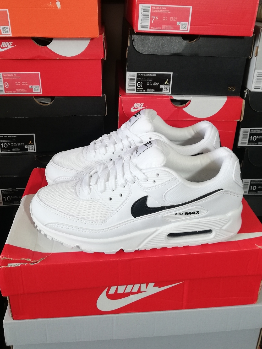 NIKE AIR MAX 90S ESSENTIAL WHITE-BLACK WOMEN US SIZE 8.5 BRAND NEW IN BOX